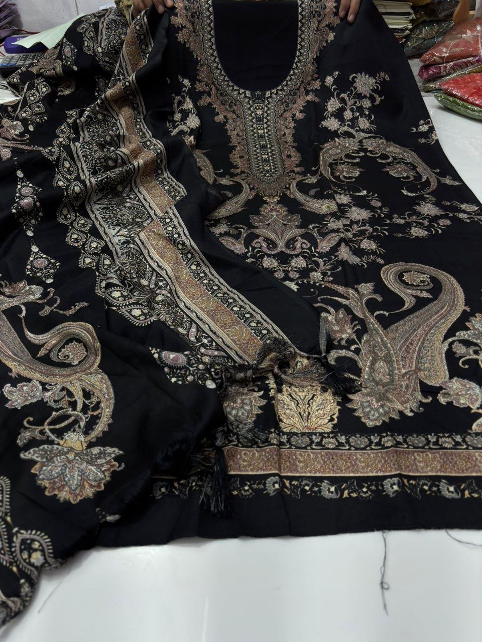 photo_2025-11-14_14-59-44 KDH EXCLUSIVE – Pure Pashmina Digital Winter Suit Collection - Image 1