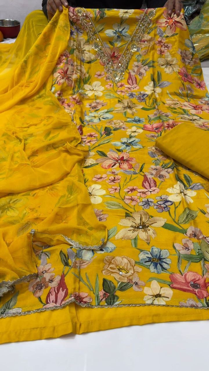 photo_2025-12-19_17-58-04 KDH EXCLUSIVE – ELEGANT MUSLEEN SUIT SET - Image 1