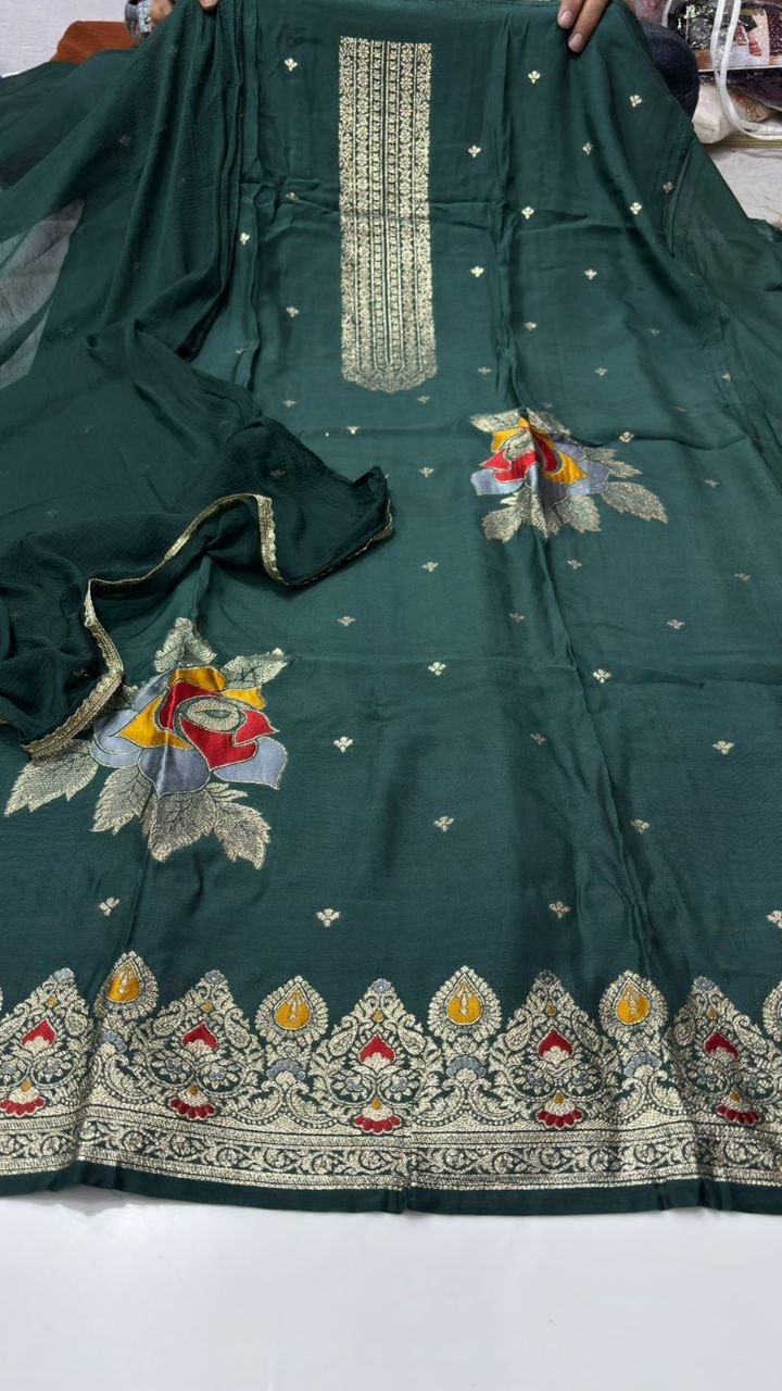 photo_2025-12-19_18-11-36 KDH EXCLUSIVE – PURE MUSLEEN SUIT SET - Image 1