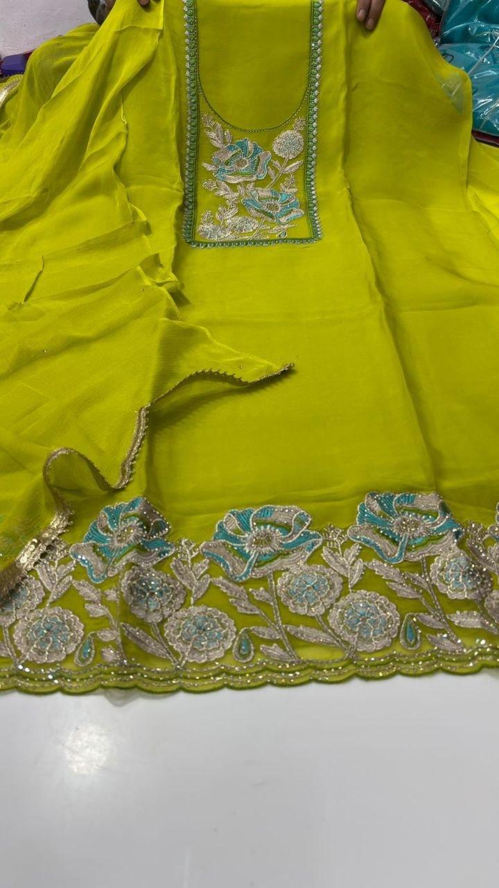 photo_2025-12-19_18-17-05 KDH EXCLUSIVE – ORGANZA SUIT SET - Image 1